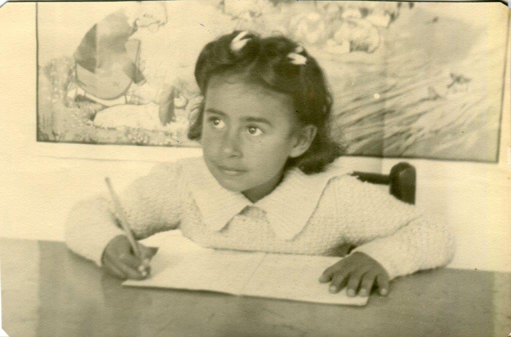Alicia Girón García en su niñez