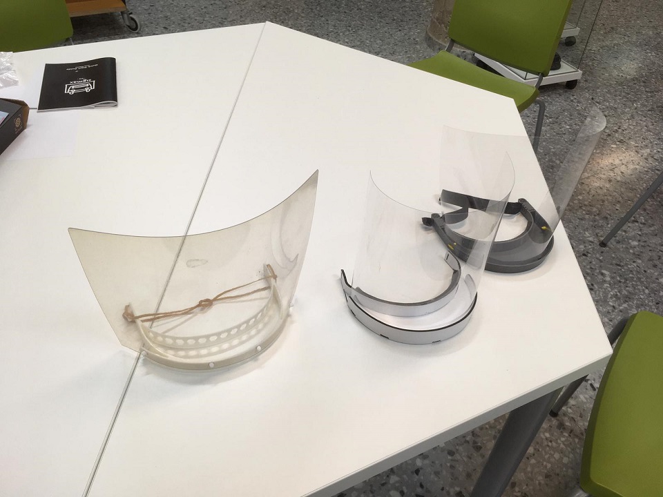 Viseras realizadas en el Makerspace de la Biblioteca Universitaria